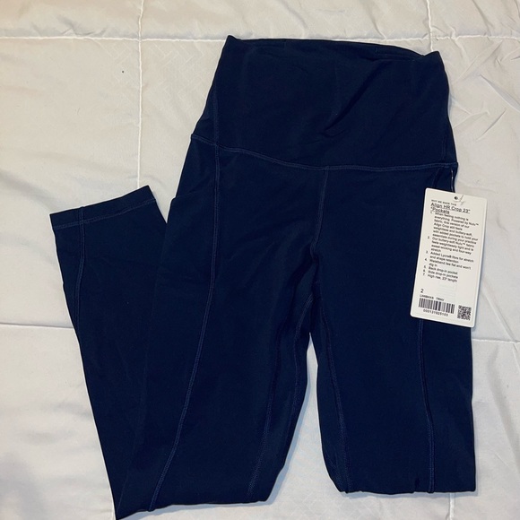 Lululemon HR Crop 23’ Size 2 - Picture 1 of 2